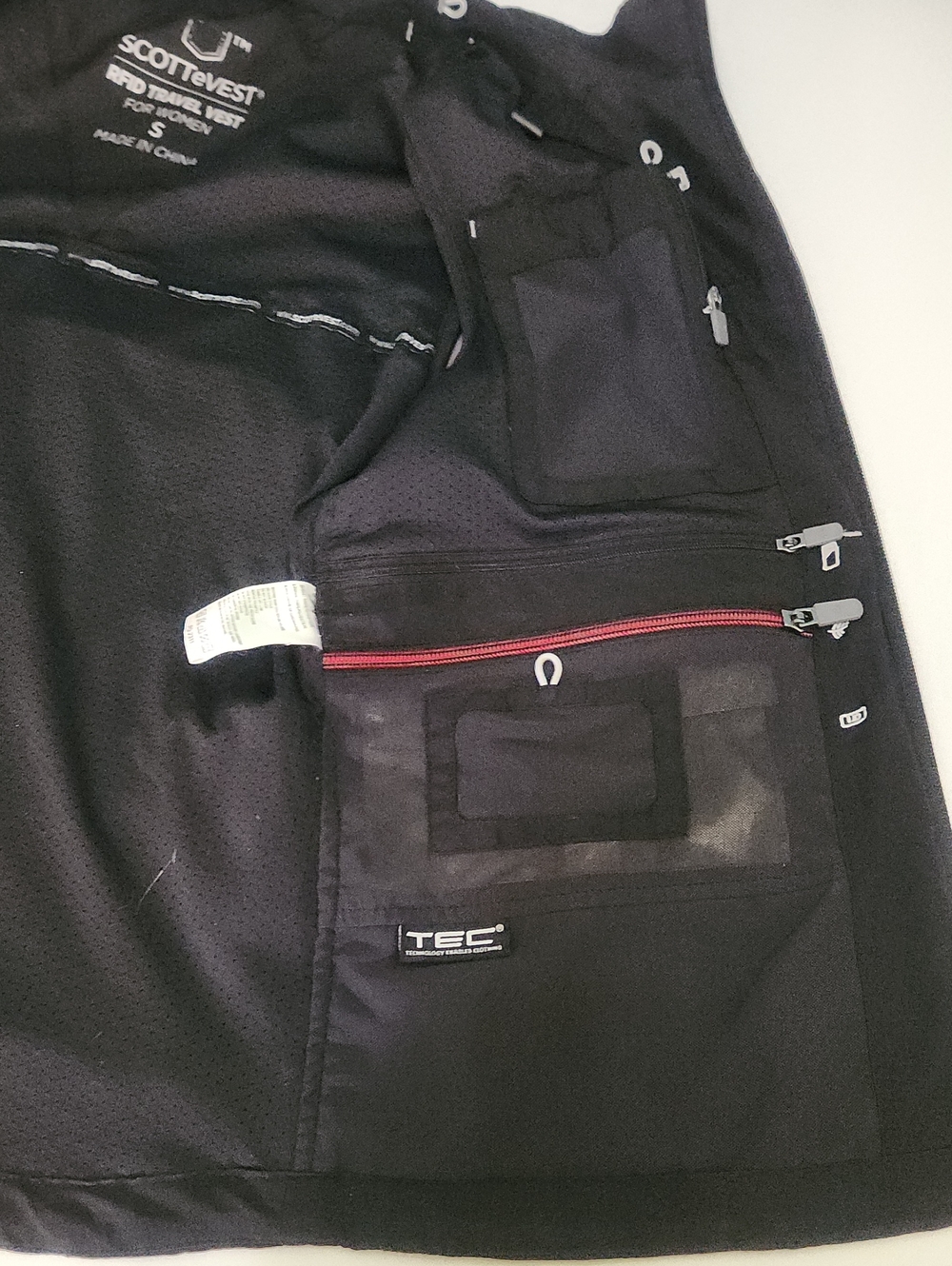 Scottevest Women's Black RFID Travel Vest - Sleek Zip Front - Picture 6 of 16